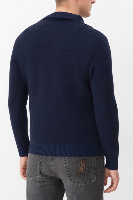 свитер  по цене 105600 руб вид справа