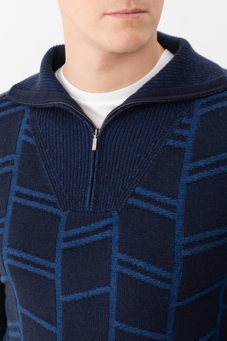 свитер  из италии вид сбоку