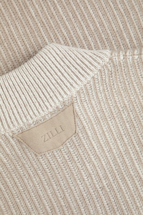 свитер  универсального стиля с лицевой стороны