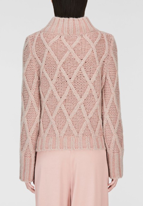 свитер  из италии вид сбоку