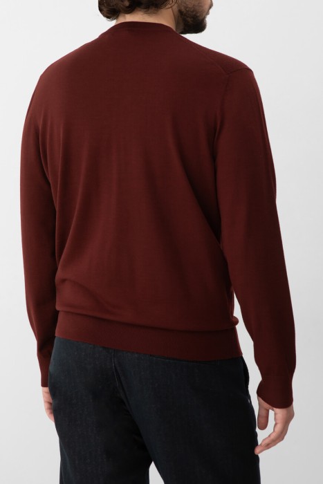 свитер  по цене 71700 руб вид справа