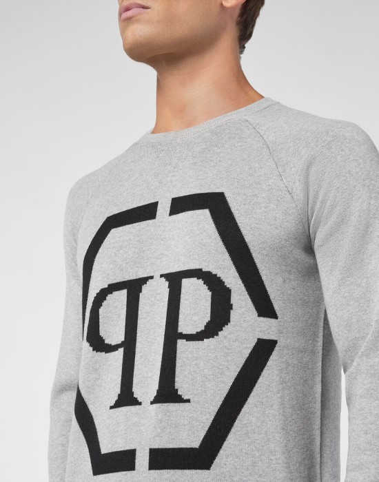 свитер  из проверенных материалов спереди