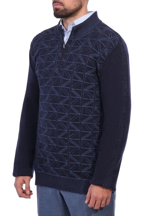 Товар синего цвета с внутренней стороны