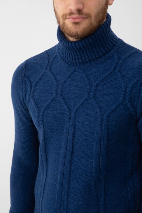 свитер  из италии вид сбоку