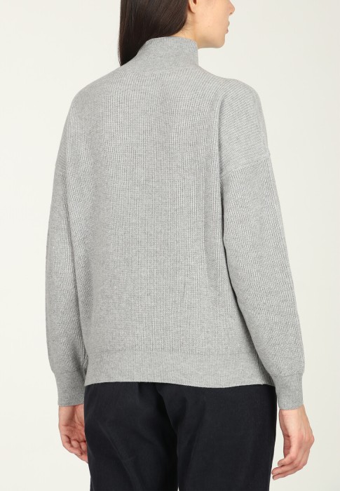 свитер  из италии вид сбоку