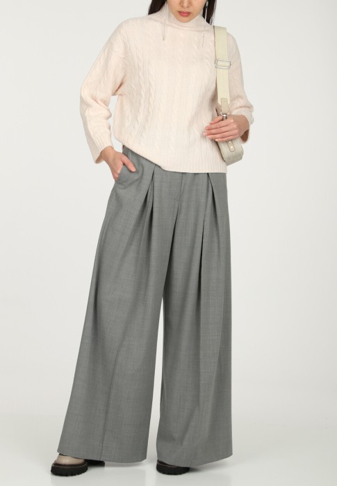 свитер  по цене 46970 руб вид справа