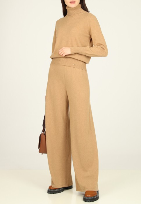 свитер  из италии вид сбоку