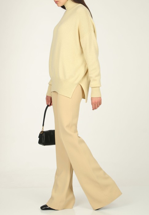 свитер  из германии вид сбоку