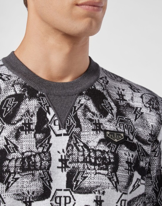 свитер  из проверенных материалов спереди