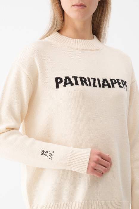 Товар бежевого цвета с внутренней стороны