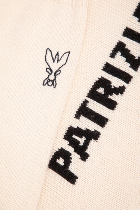 свитер  универсального стиля с лицевой стороны