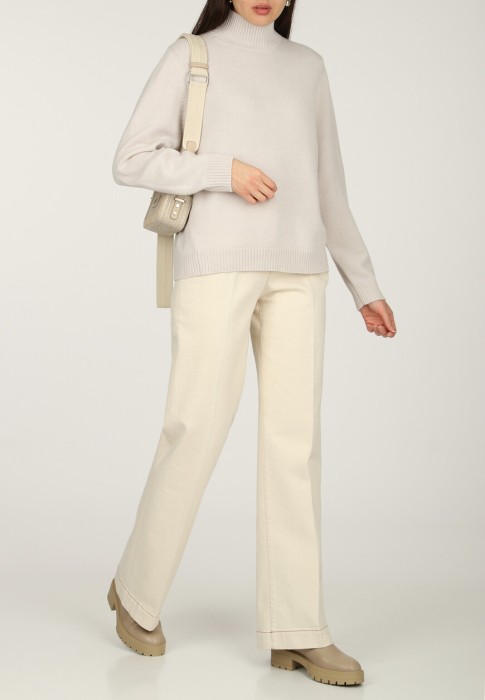 свитер  из италии вид сбоку