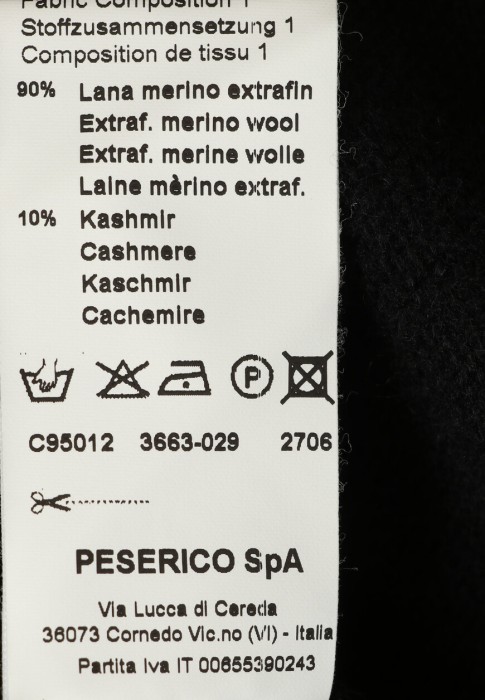 свитер  для взрослого возраста с изнаночной стороны