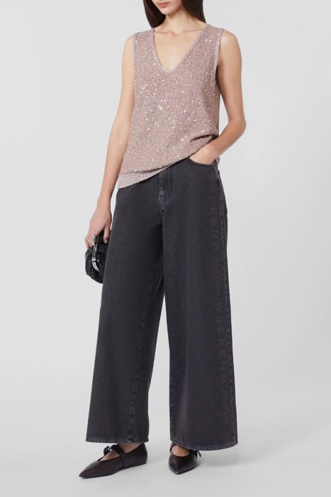 Товар розового цвета с внутренней стороны