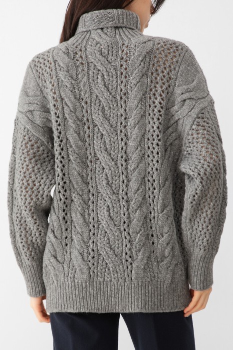 свитер  по цене 70000 руб вид справа