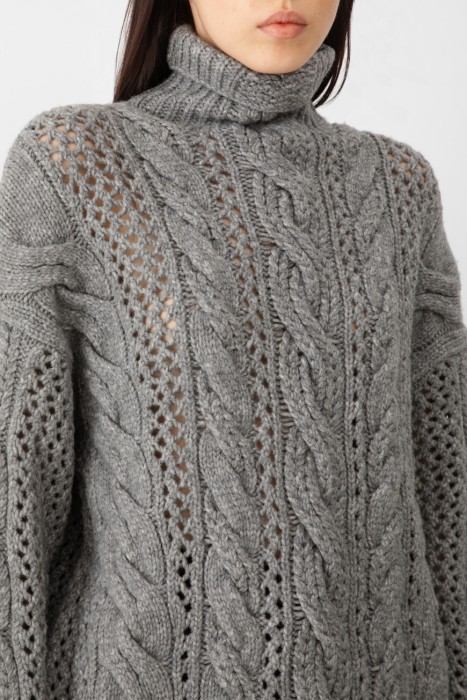 свитер  из италии вид сбоку