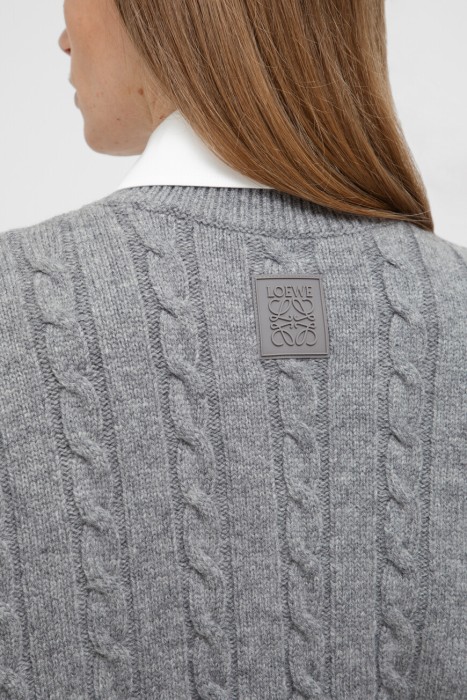 Товар серого цвета с внутренней стороны