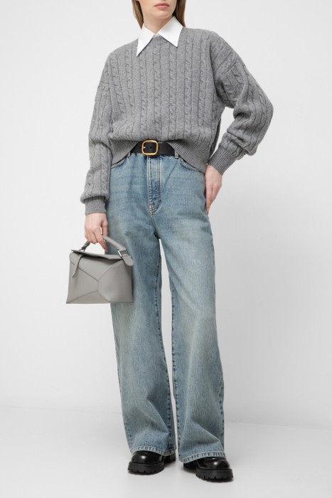 свитер  из шерсти спереди