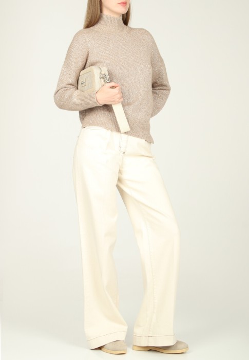 свитер  из италии вид сбоку