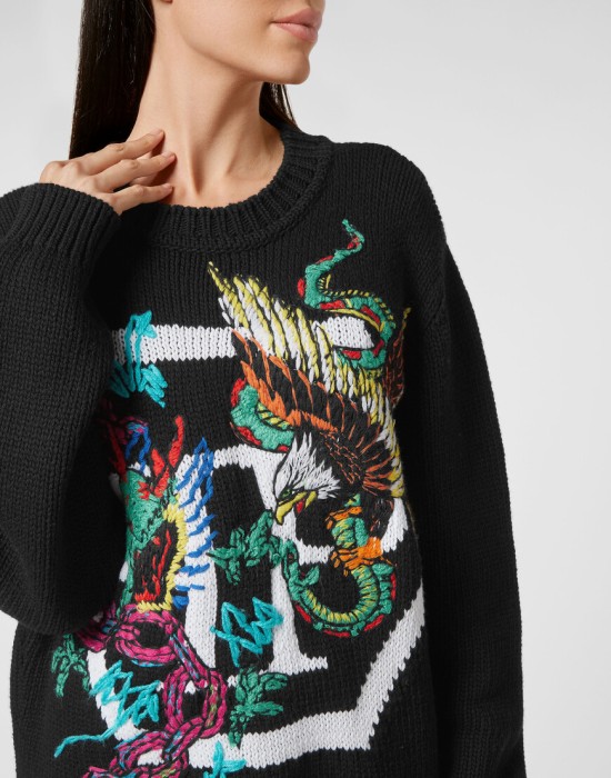 Товар черного цвета с внутренней стороны