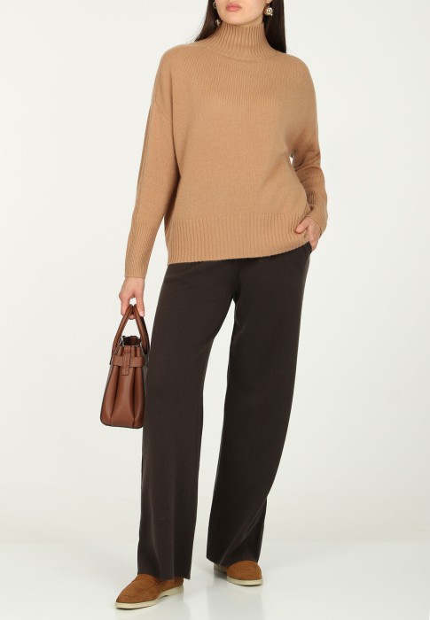 свитер  по цене 89150 руб вид справа