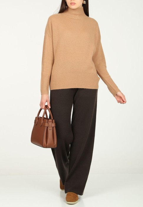 свитер  из германии вид сбоку