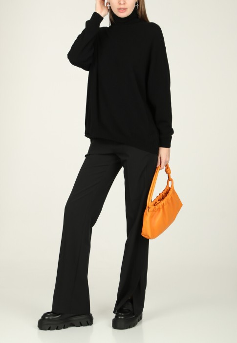 свитер  из италии вид сбоку