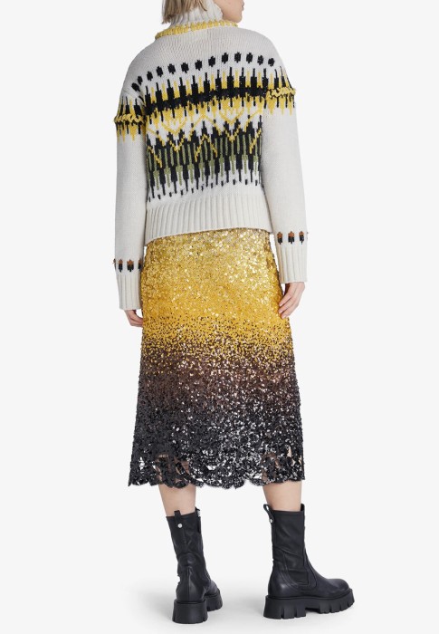 свитер  из италии вид сбоку