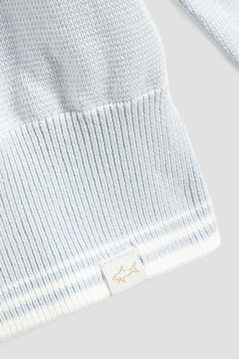 Товар голубого цвета с внутренней стороны