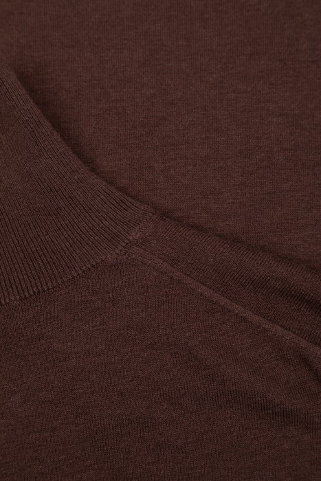 свитер  из шерсти спереди