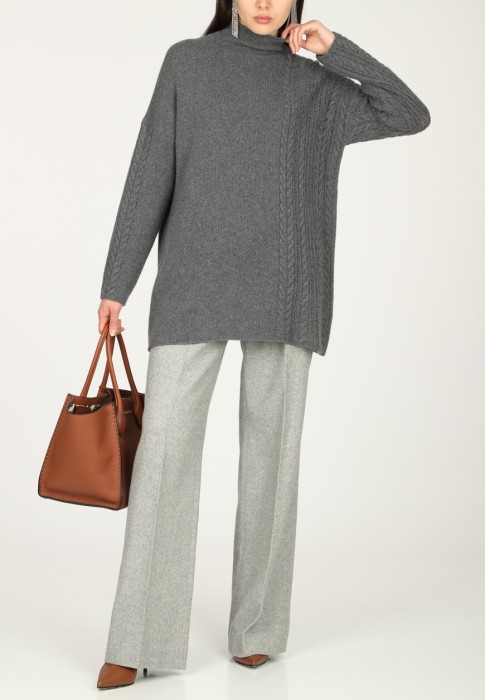 Товар серого цвета с внутренней стороны