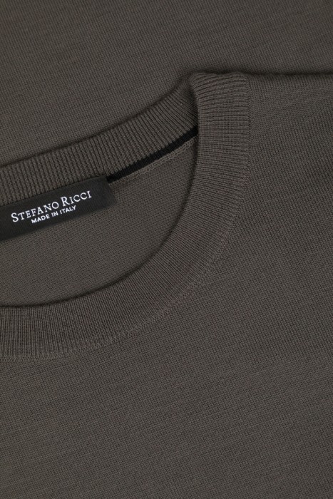 Товар зеленого цвета с внутренней стороны