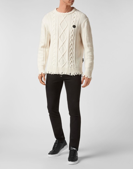 свитер  по цене 92444 руб вид справа