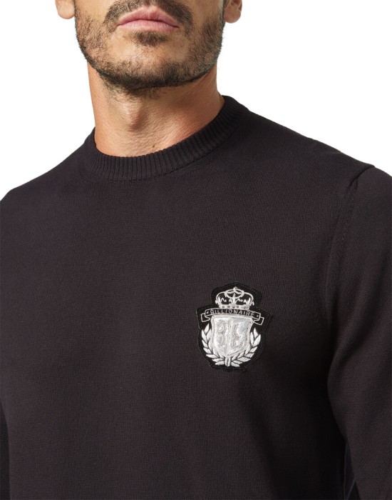 Товар черного цвета с внутренней стороны