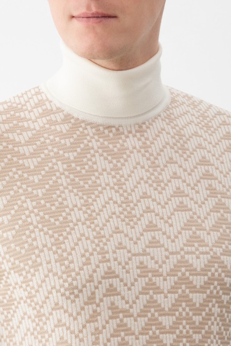 свитер  из италии вид сбоку