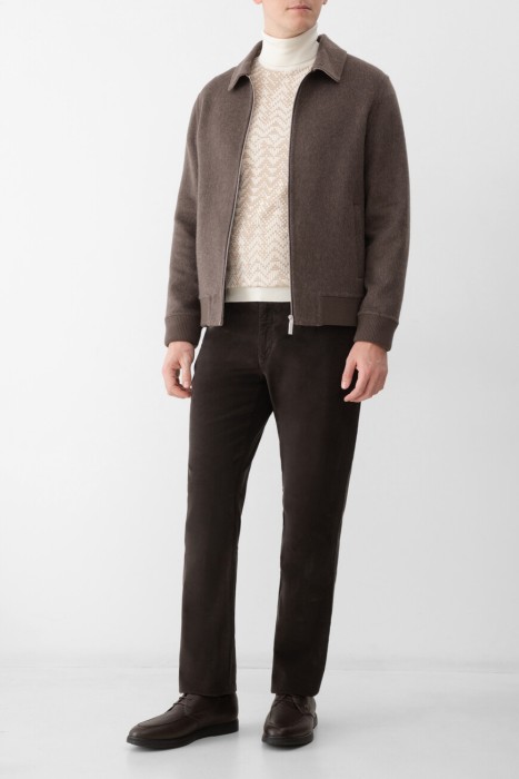 Товар разноцветного цвета с внутренней стороны