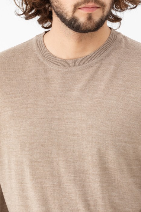 свитер  из италии вид сбоку