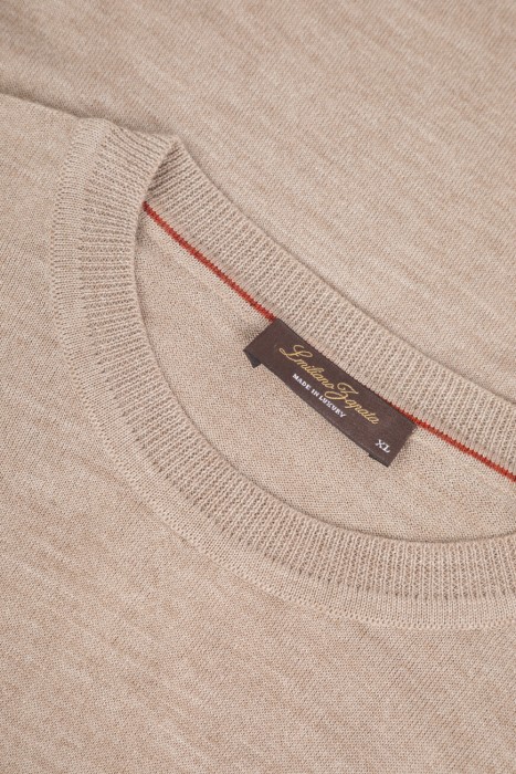 свитер  из шерсти спереди