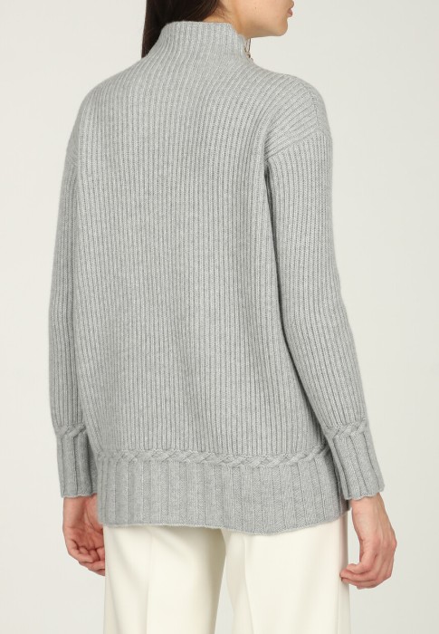 Товар серого цвета с внутренней стороны