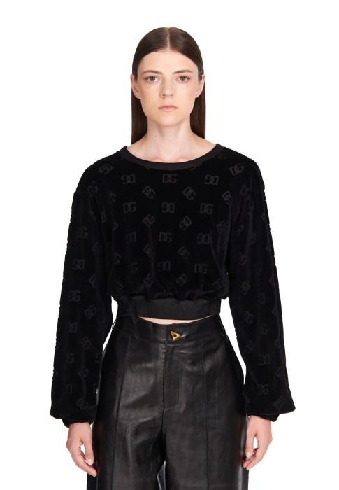 Товар черного цвета с внутренней стороны