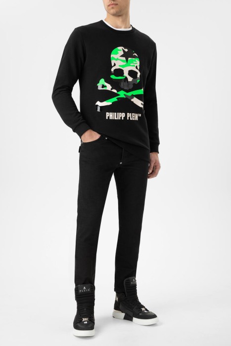 Товар черного цвета с внутренней стороны