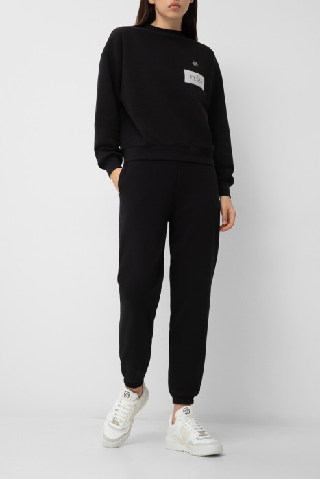 Товар черного цвета с внутренней стороны