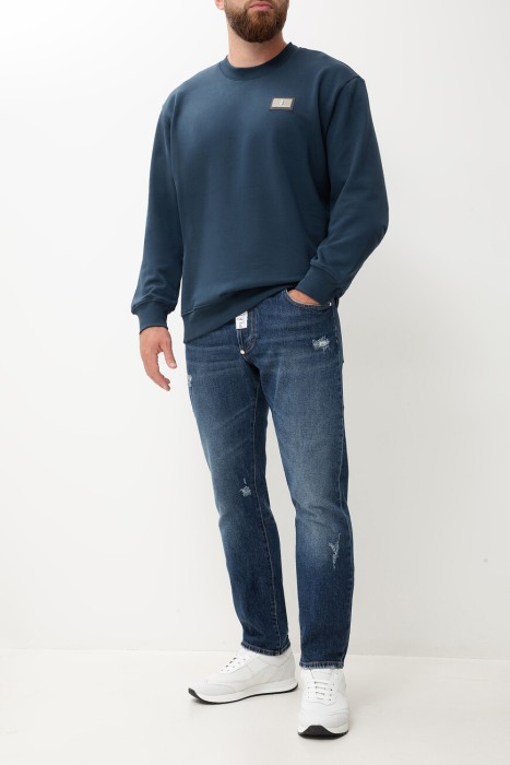 Товар синего цвета с внутренней стороны