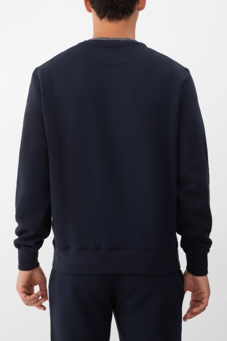 свитшот  по цене 70800 руб вид справа