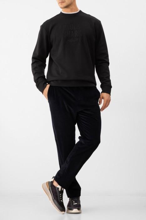 Товар черного цвета с внутренней стороны