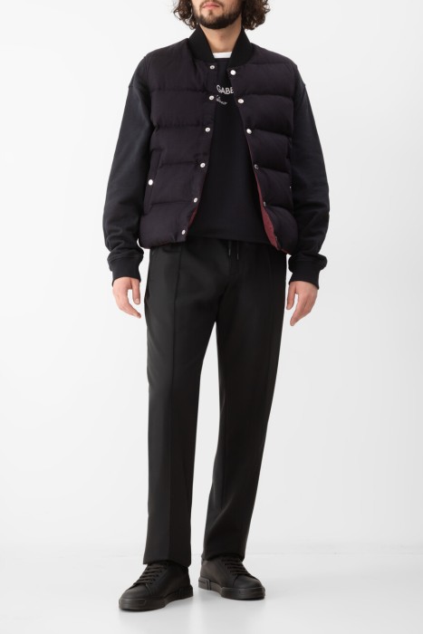 Товар синего цвета с внутренней стороны