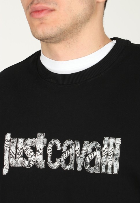 Товар черного цвета с внутренней стороны