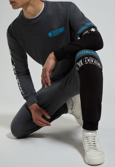 Товар серого цвета с внутренней стороны