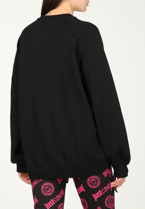 Товар черного цвета с внутренней стороны