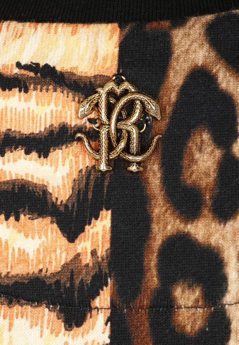 свитшот  универсального стиля с лицевой стороны